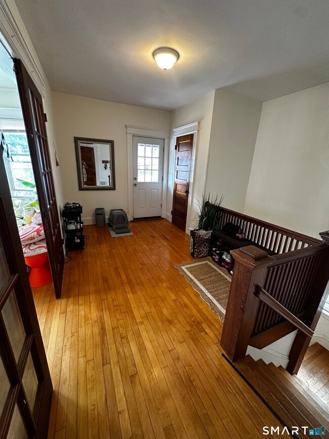 27 E 9th St Unit 2