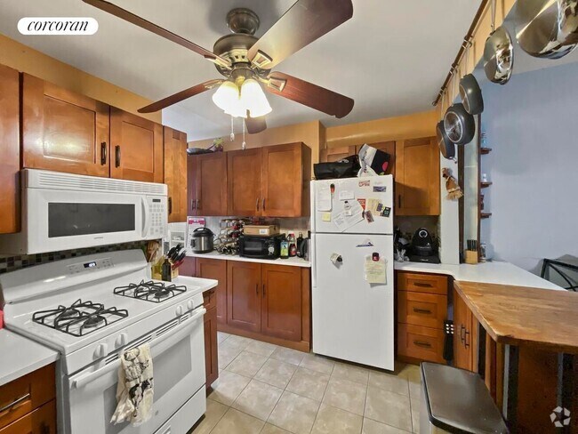 Building Photo - 758 10th Ave Rental
