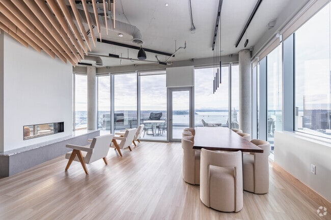 Salón en la azotea - Yesler Towers