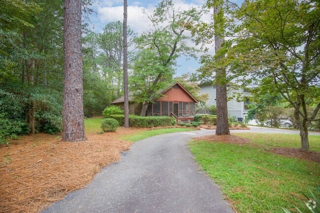 Building Photo - Cottage life in Southern Pines Rental