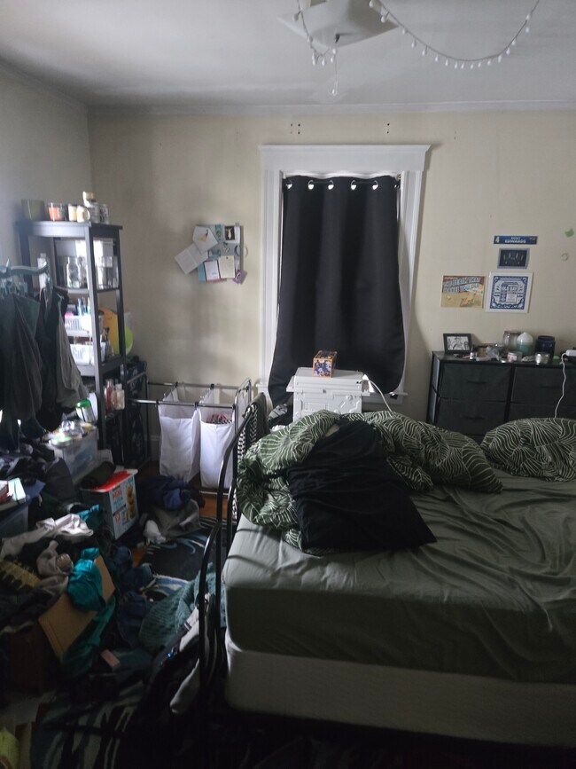 Photo - 24 Oak Square Ave