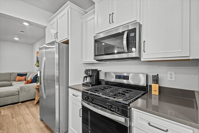 Photo - 300 Marston Ln