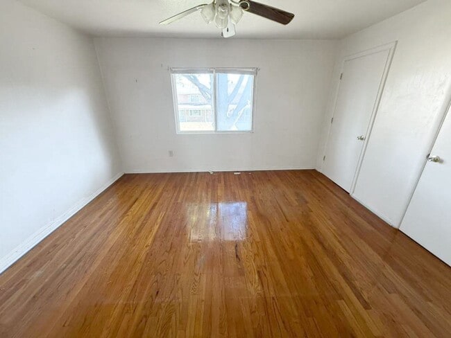 Building Photo - 2 BED, 2 BATH BEAUTIFUL UNIT CLEVELAND!