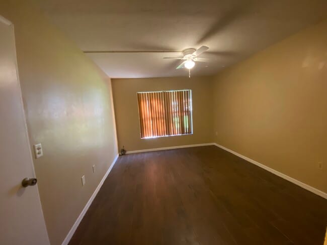 Photo - 4302 Santa Barbara Blvd S Unidad 9