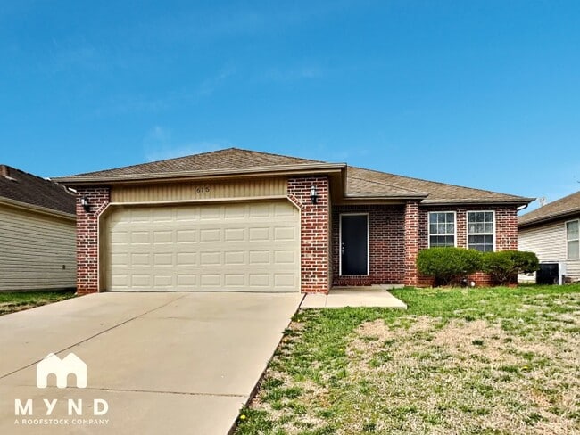 Building Photo - 615 S Mahn Ave