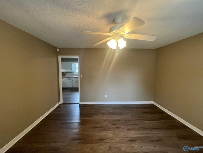 Photo - 726 Larkwood Cir SW