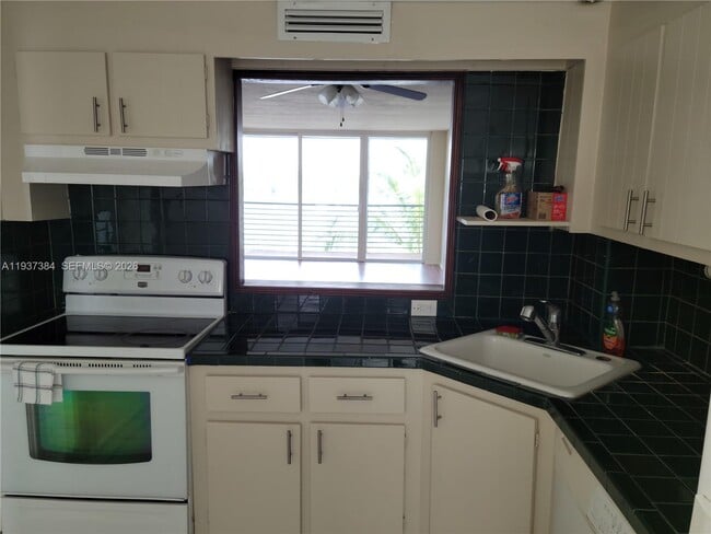 Photo - 1075 NE Miami Gardens Dr Unit 509