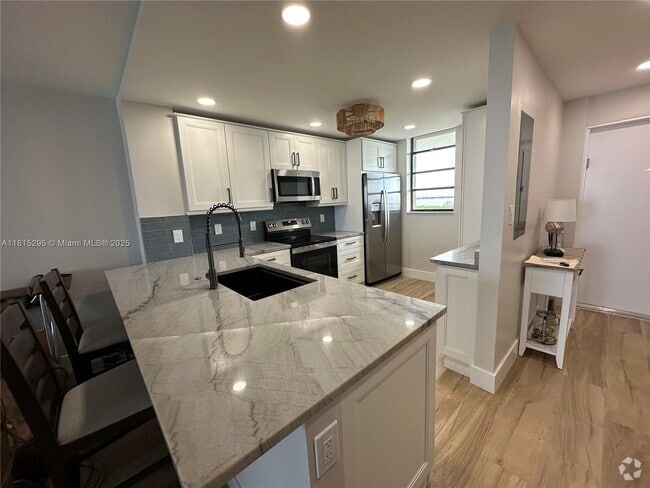 Building Photo - 9940 S Ocean Dr Unit 804 Rental