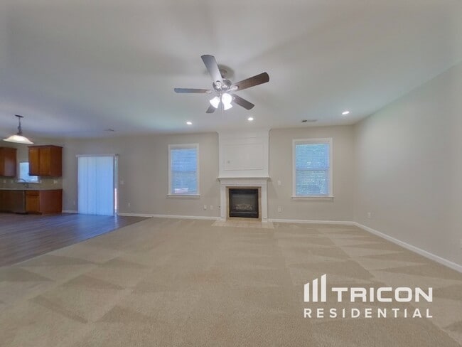 Photo - 188 Longwood Crossing