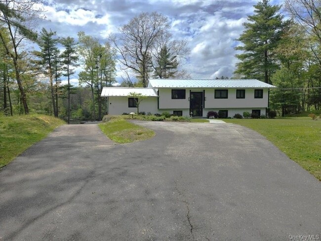 Building Photo - 53 Lake Pleasant Rd