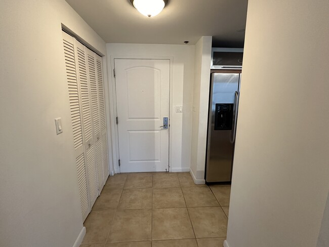 Photo - 7350 SW 89th St Unidad 523N Rental