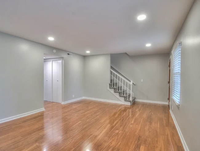 Newly Renovated 3-Bedroom in Hickory Valley Condos, Community Pool and Pet Friendly!