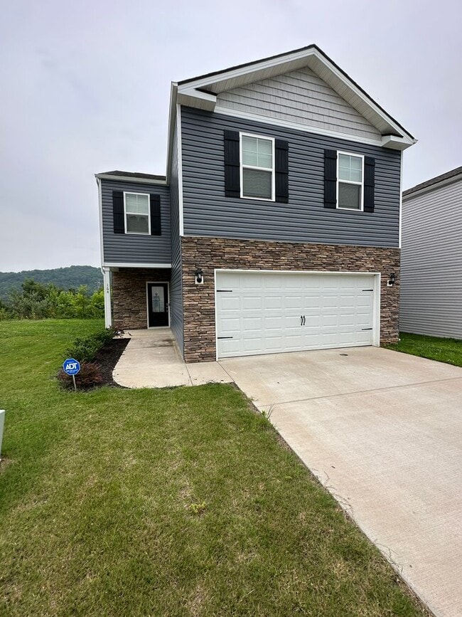 Photo - 4 bed / 2.5 bath 2-story with great views available 8/28!