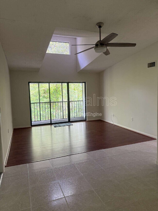 Photo - 1236 Pine Ridge Cir W Unidad Apartment G3
