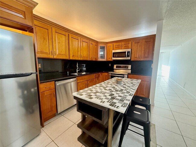 Photo - 1465 NE 123rd St Unidad 201