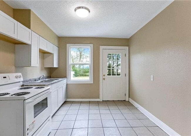 Photo - 822 Sumner St