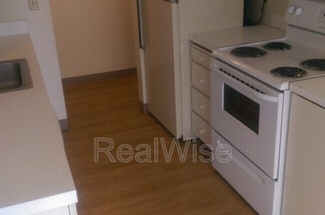 Photo - 17838 NE Multnomah Dr Unit 08