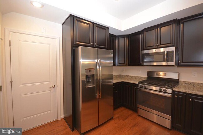 Photo - 5942 Leben Dr