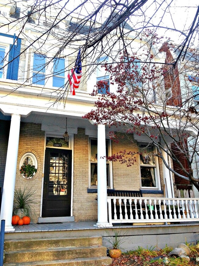 Building Photo - FLOY2107 Unit House