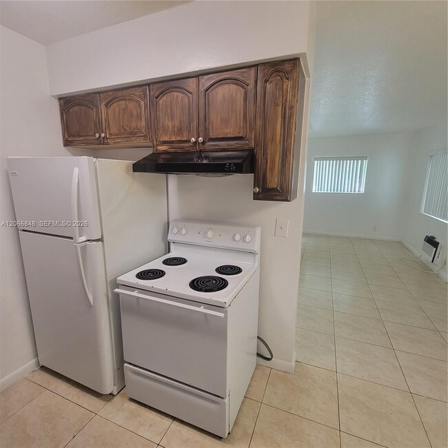 1708 N 16th Ave Unit 3