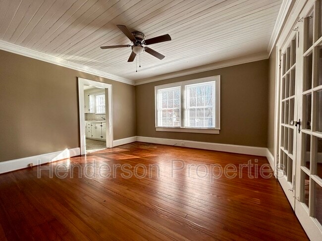 Photo - 935 Old Charlotte Rd SW