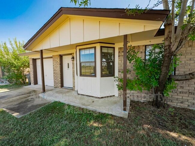 Photo - 2516 N W S Young Dr