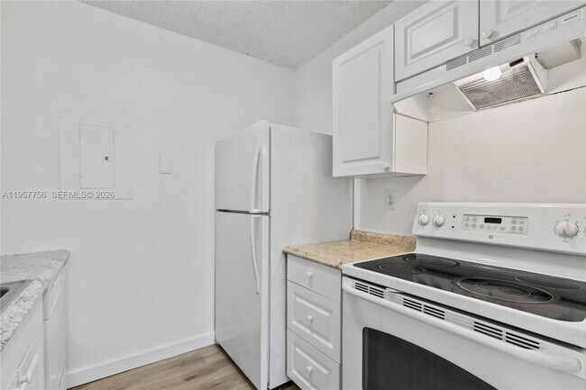 Photo - 1133 Benoist Farms Rd Unit 101