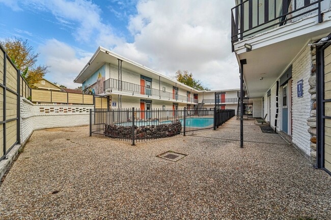 Photo - 2810 Beauchamp St Unit 21