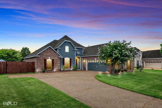 Building Photo - Check Out this 4 Bed 2 Bath with A Pool an... Rental
