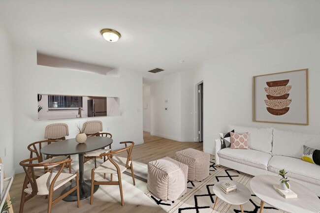 Photo - 413 N Villa Way