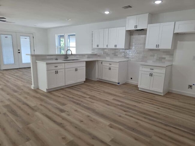 Photo - 8406 De Priest St