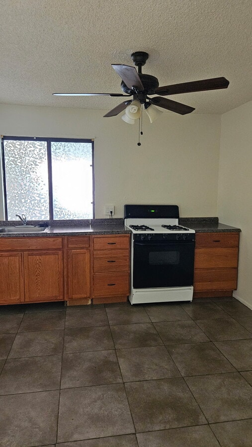Photo - 3557 Skyway Ct House