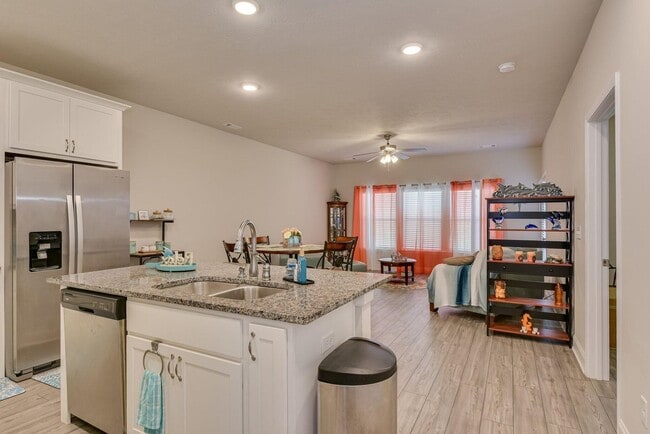 Photo - 1103 Clareton Dr