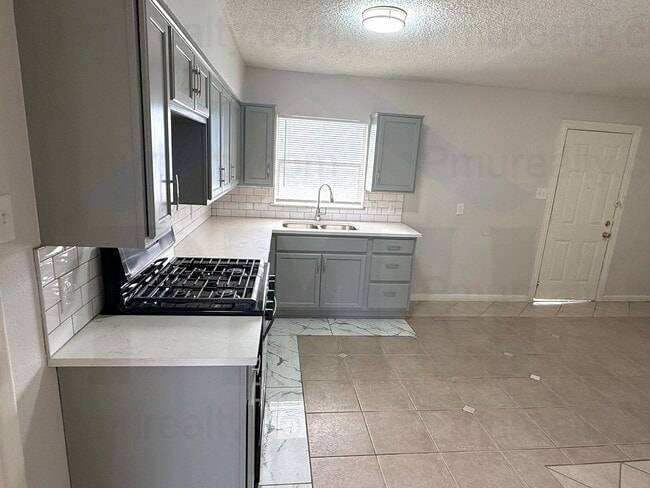 Photo - AVAILABLE NOW!!! Classic Red-Brick 4-Bed, 1-Bath Home (Near I35!)