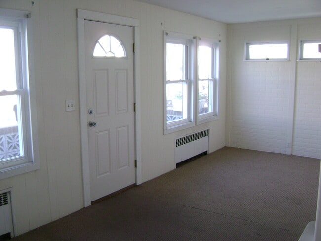 Photo - 27 Illinois Ave