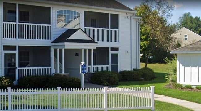 Building Photo - 2792 S Knightsbridge Cir Unit Entire