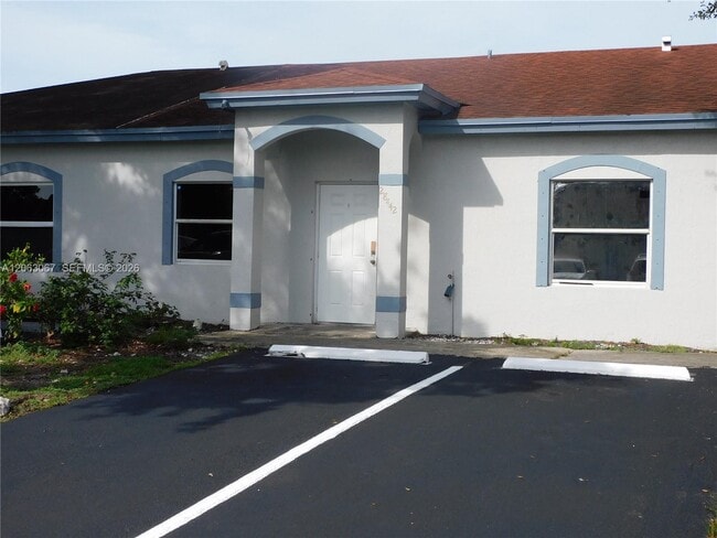 Building Photo - 28442 SW 141st Pl