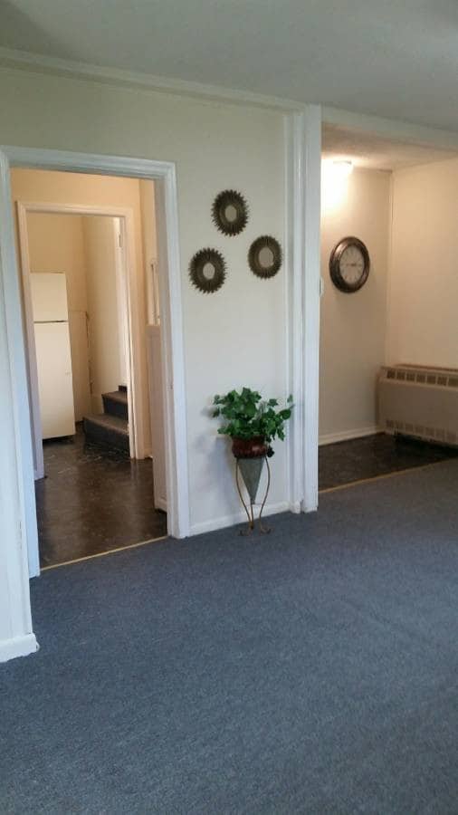 Bedroom/Sitting Room - 101 Woodcrest Dr Unit B