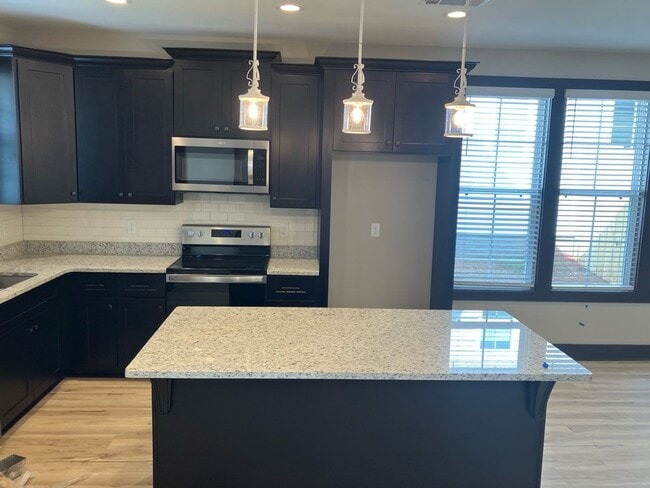 Photo - Super Cute 2 Bedroom House in Fox Run Village