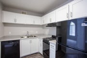 2BD, 1BA - 614SF - Kitchen