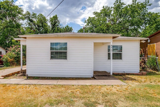 Building Photo - Amazing 2 Bed- 1 Bath Home in West Fort Wo...