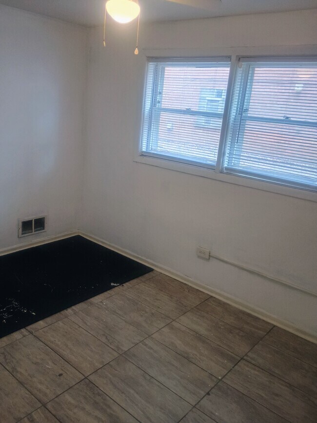 Photo - 307 Yates Ave Unit 1