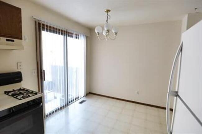 Photo - 2973 Englewood Ave SE