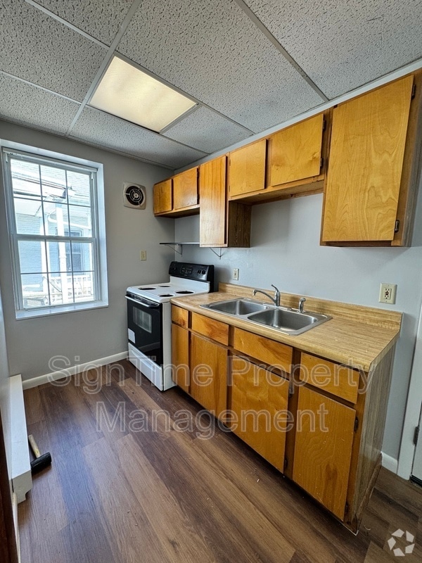 Building Photo - 512 Salem Ave Unit Apt B