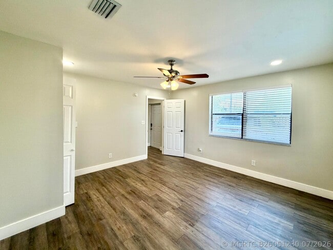 Photo - 661 NW 23rd Terrace