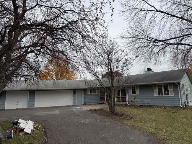 5500 Vagabond Ln N