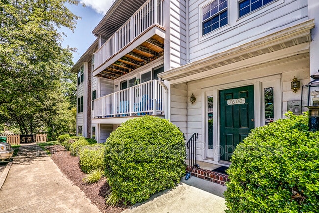 Photo - 7600 Roscommon Ct Unit 4