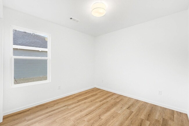 Photo - 1535 N Aiden St