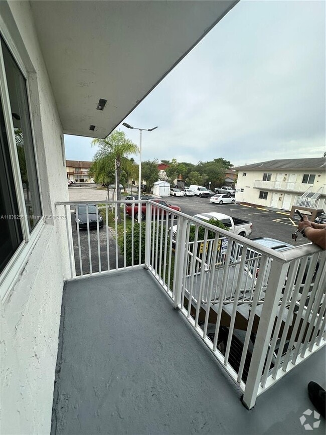 Building Photo - 2300 W 66th Pl Unit 9 Rental