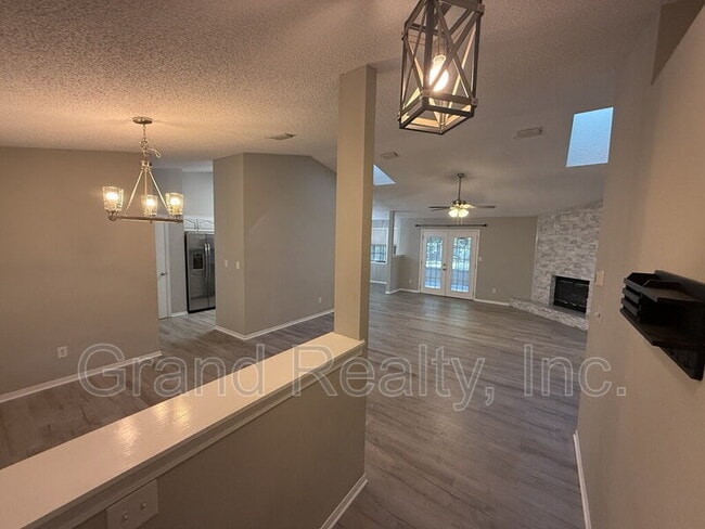 Photo - 3965 Deerwood Cir